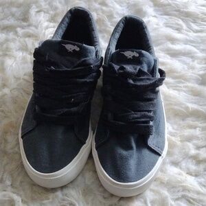 Rocket dog tennis shoes